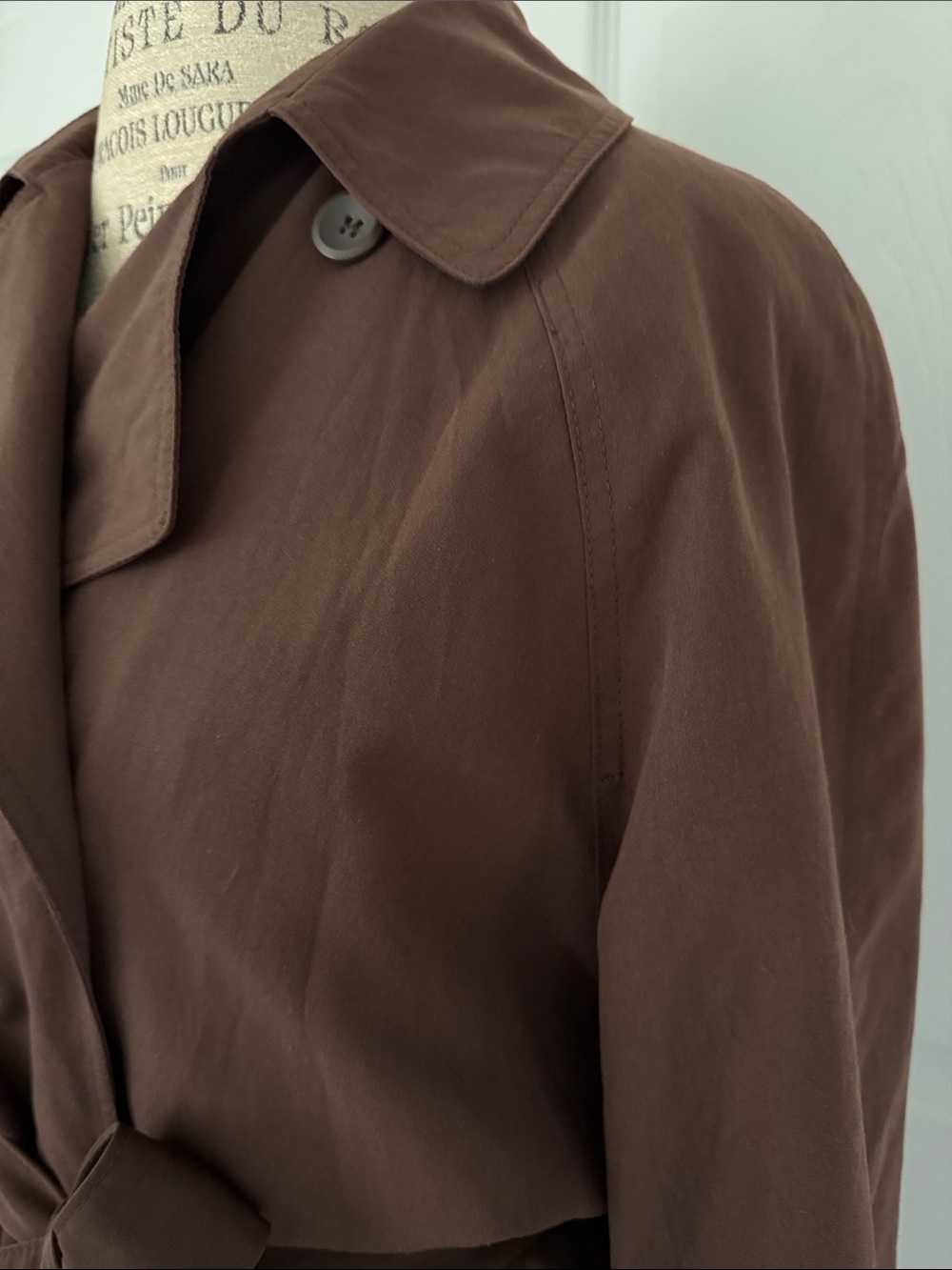 London Fog Classic Dark Brown Women's Trench Coat. Size 6. Oversized.